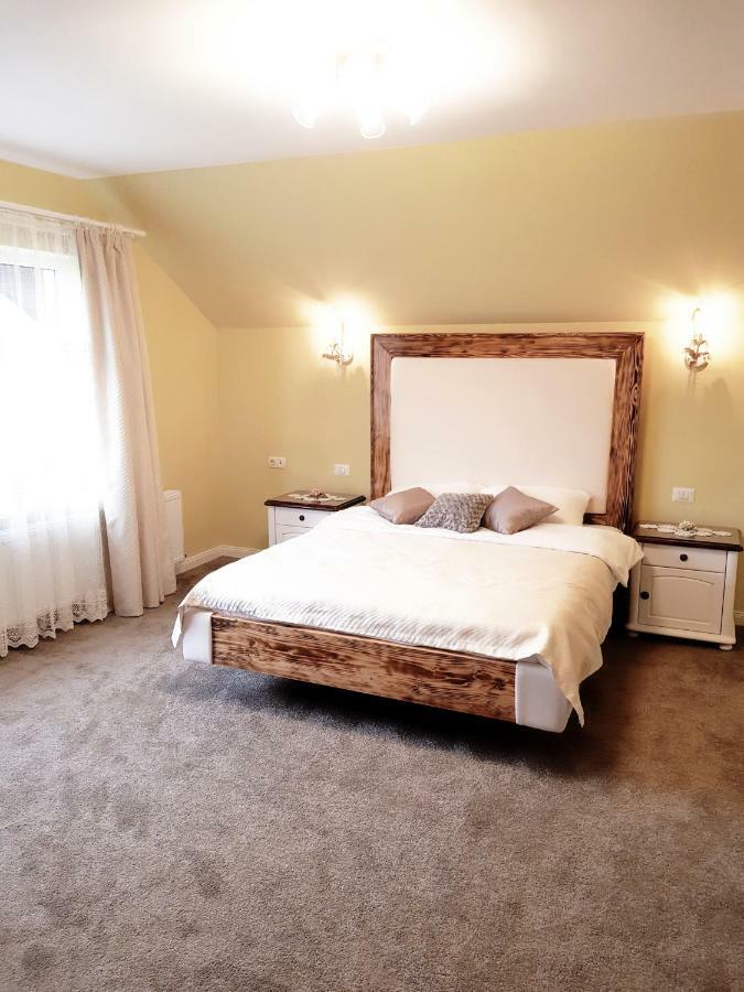 Apulum Gardens Hotel Alba Iulia Bagian luar foto